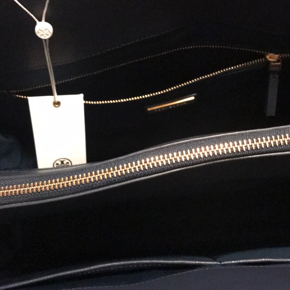 Brand new with tag Navy Tory Burch Kira large tote - Picture 7 of 8